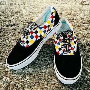 NWT Vans Kids Comfycush Era Sneakers